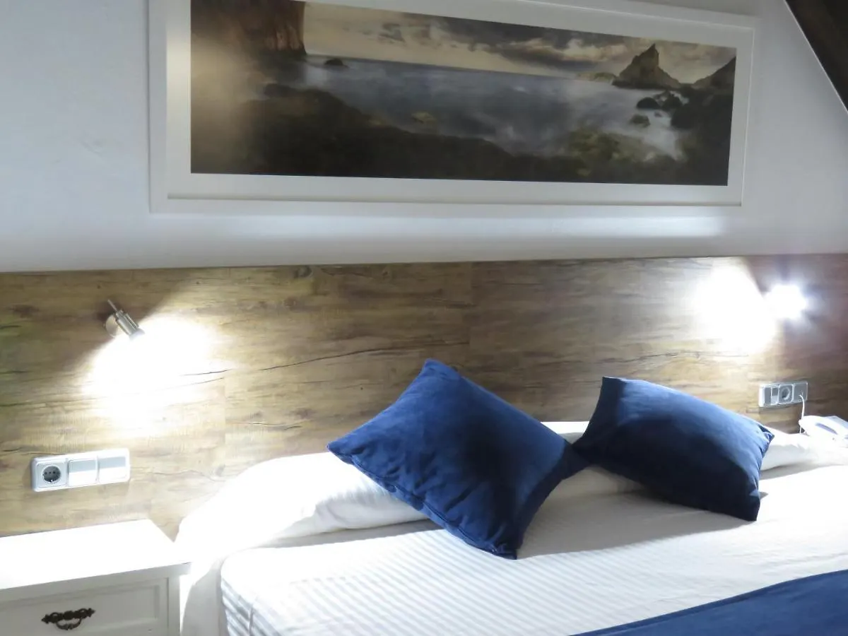 Hotel Santa Anna L'Estartit 3*,
