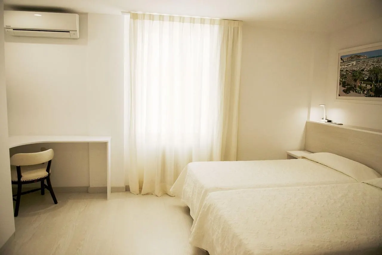 Hotel Santa Anna أولاستارتيت 3*,  إسبانيا
